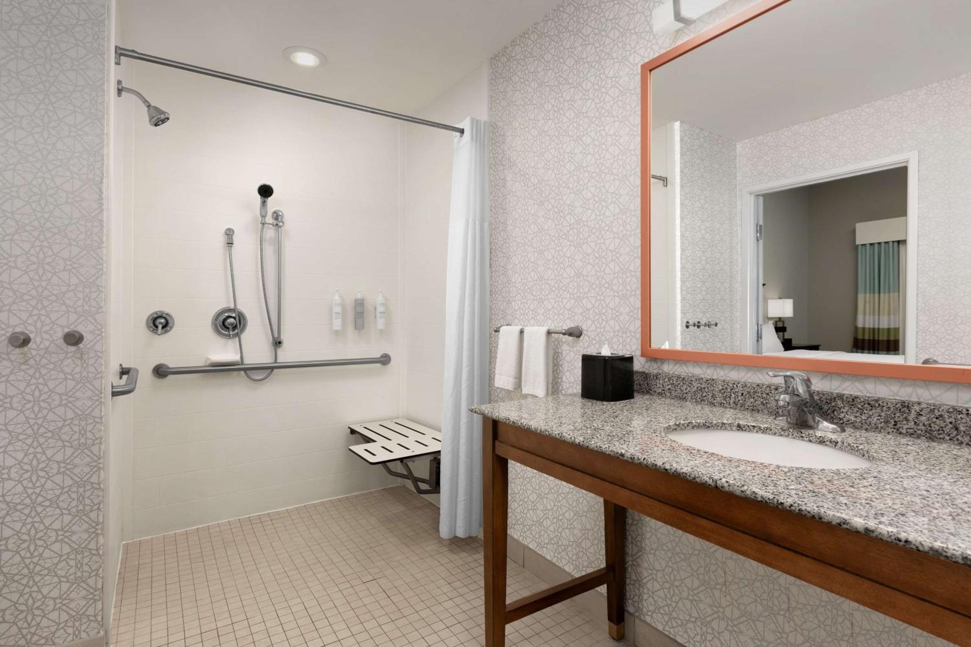 Hampton Inn & Suites Huntsville Research Park Area Екстер'єр фото