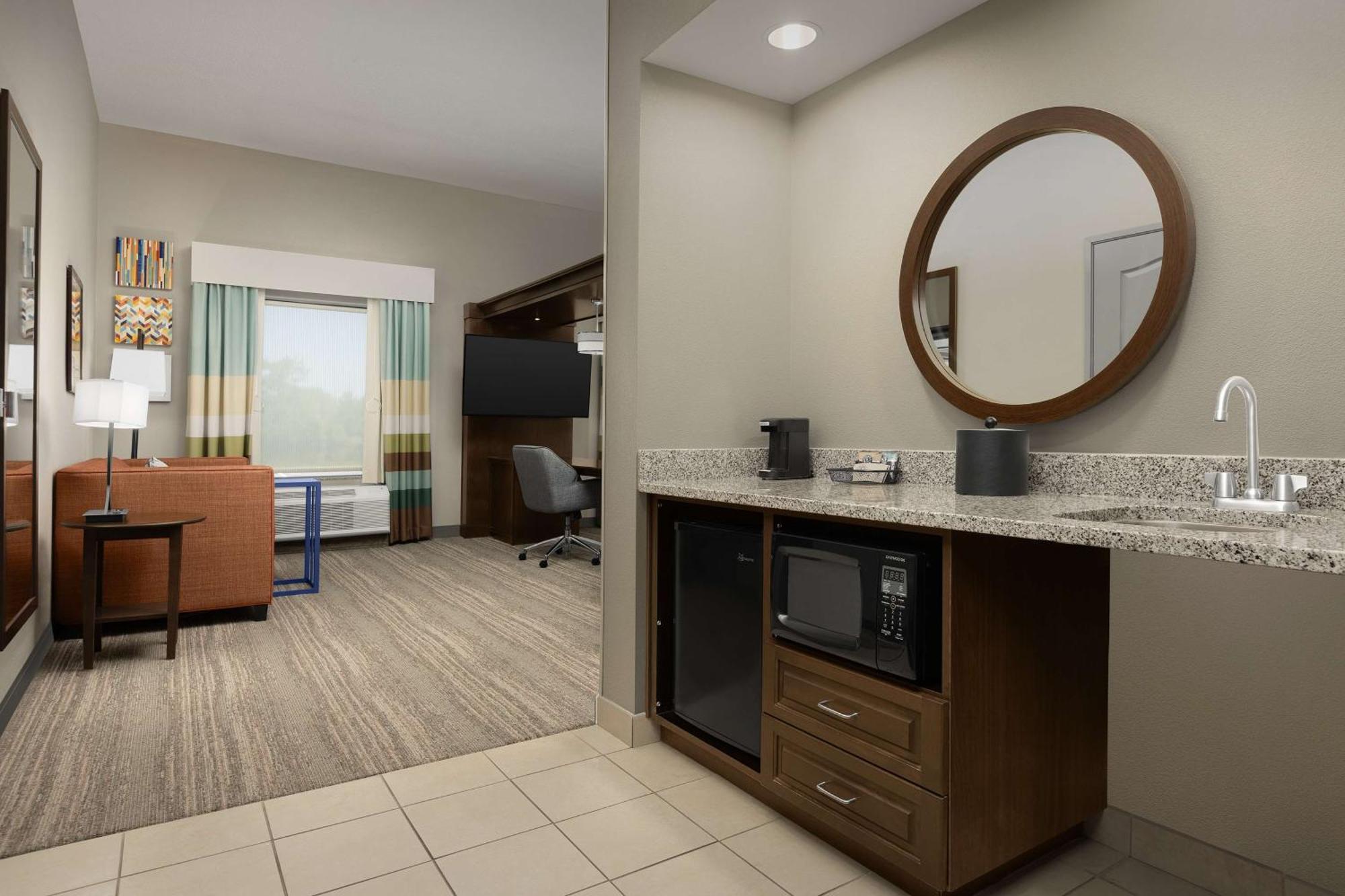 Hampton Inn & Suites Huntsville Research Park Area Екстер'єр фото