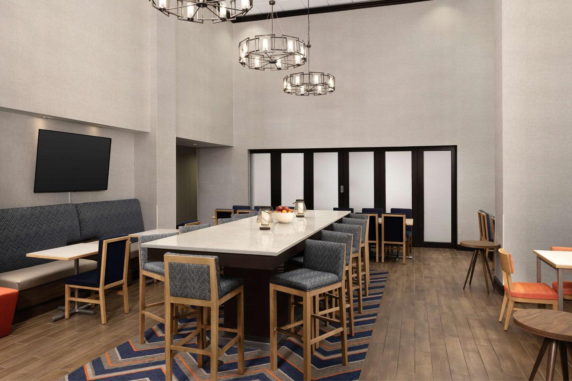 Hampton Inn & Suites Huntsville Research Park Area Екстер'єр фото