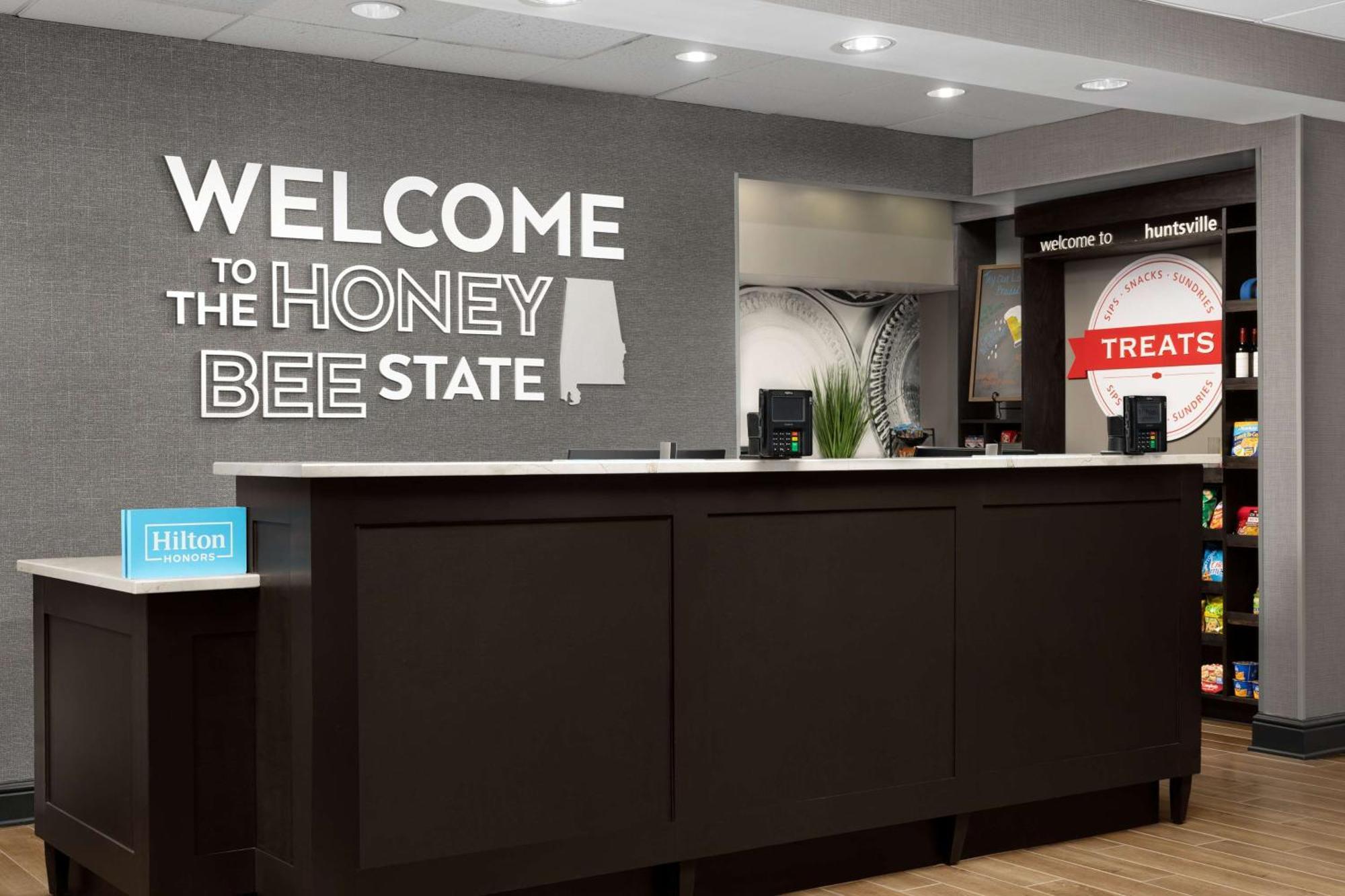 Hampton Inn & Suites Huntsville Research Park Area Екстер'єр фото