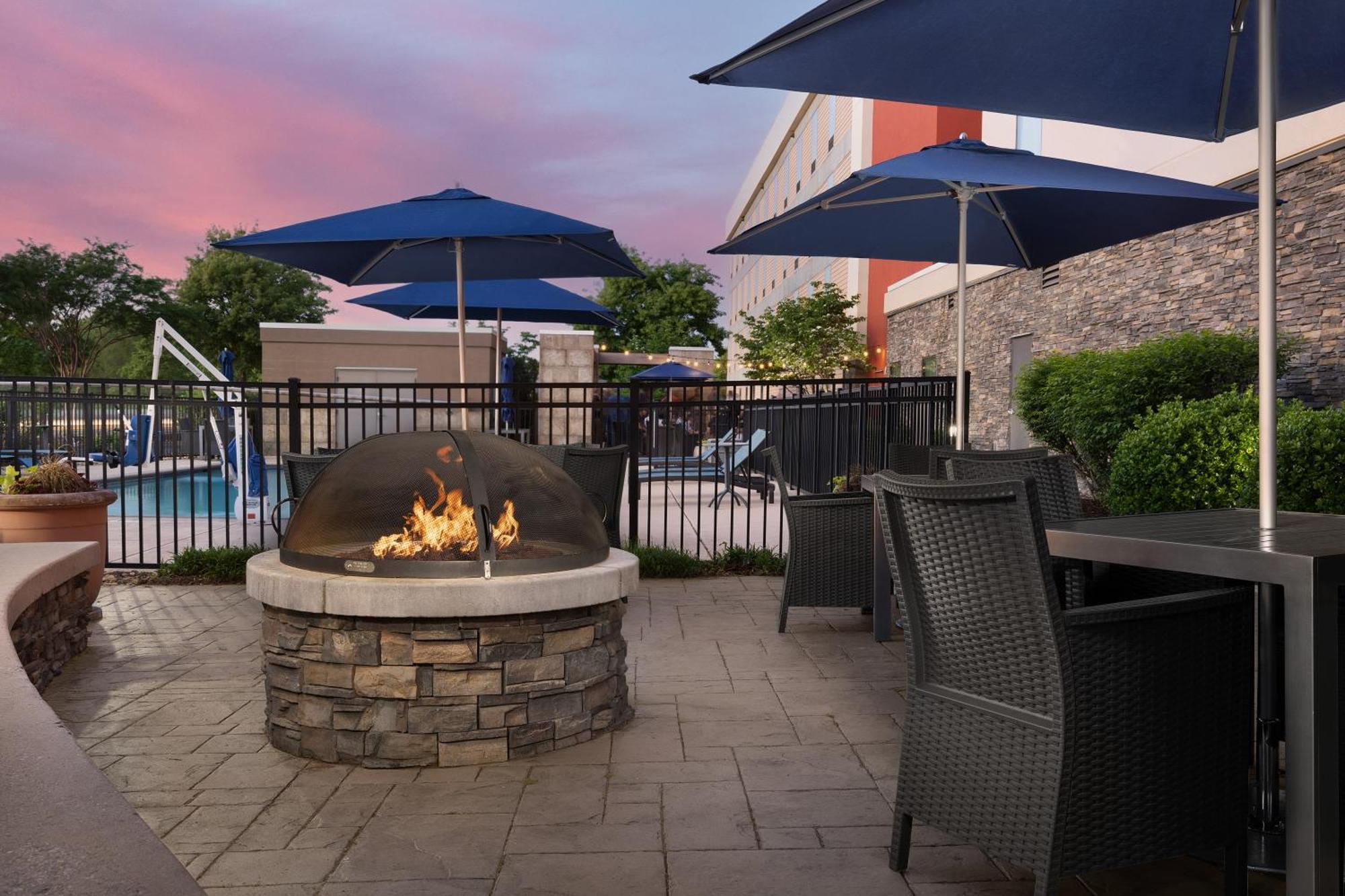 Hampton Inn & Suites Huntsville Research Park Area Екстер'єр фото