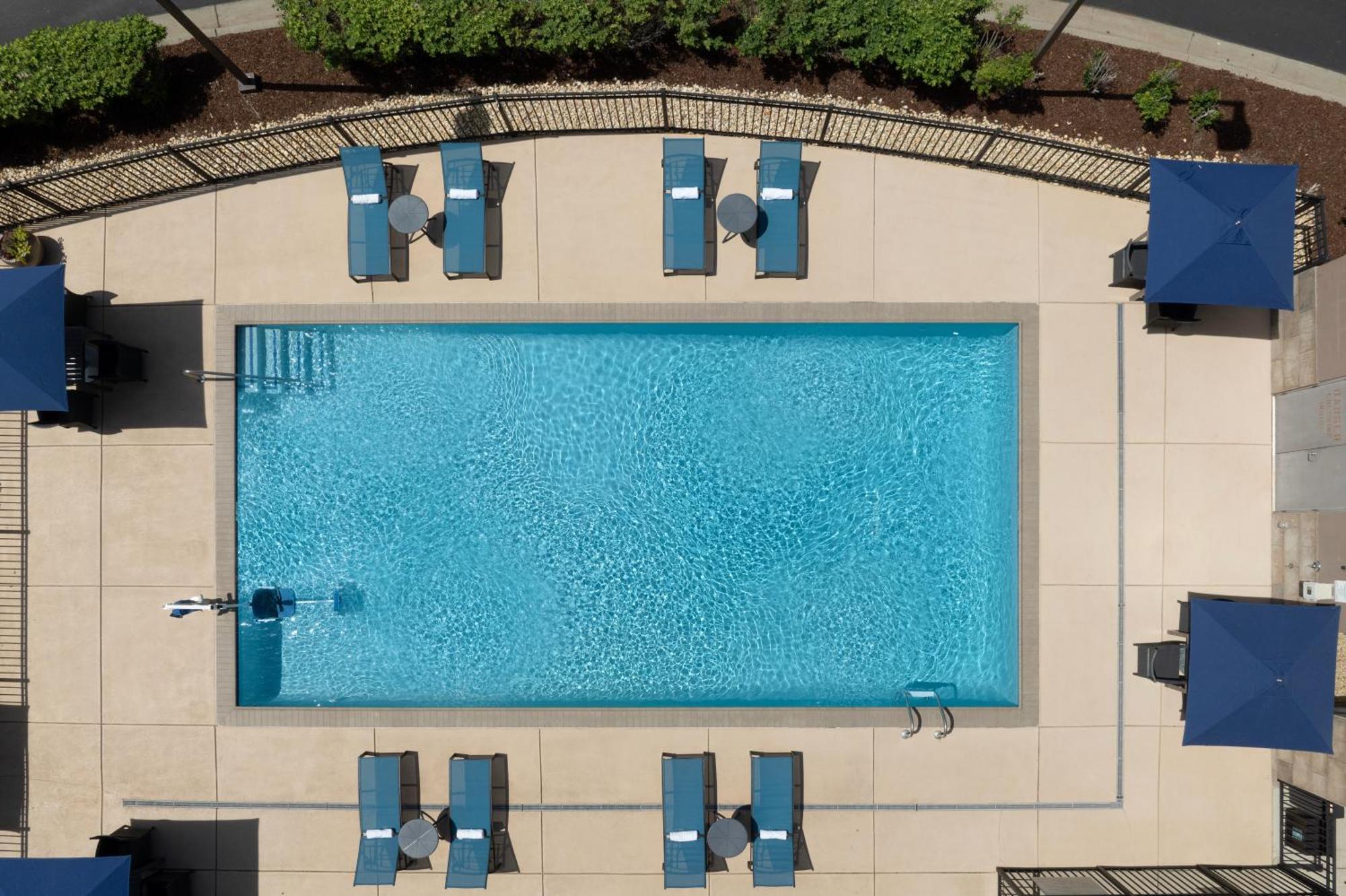 Hampton Inn & Suites Huntsville Research Park Area Екстер'єр фото